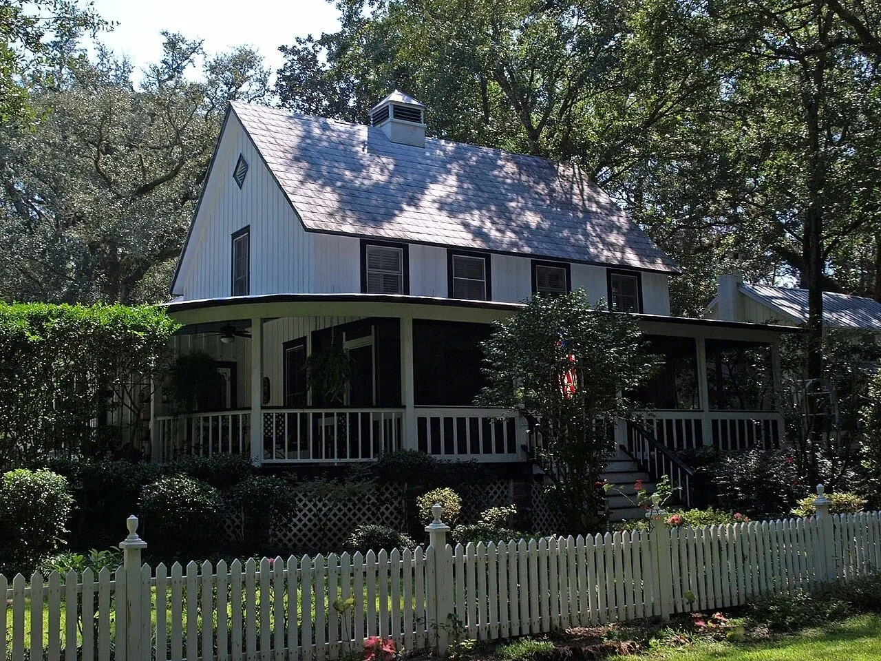 Homes along the Eastern Shore of Mobile Bay